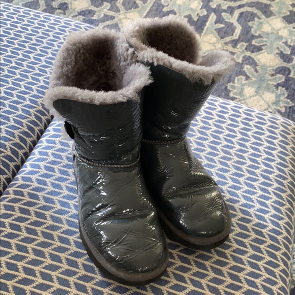 UGG Gray shiny boots with button